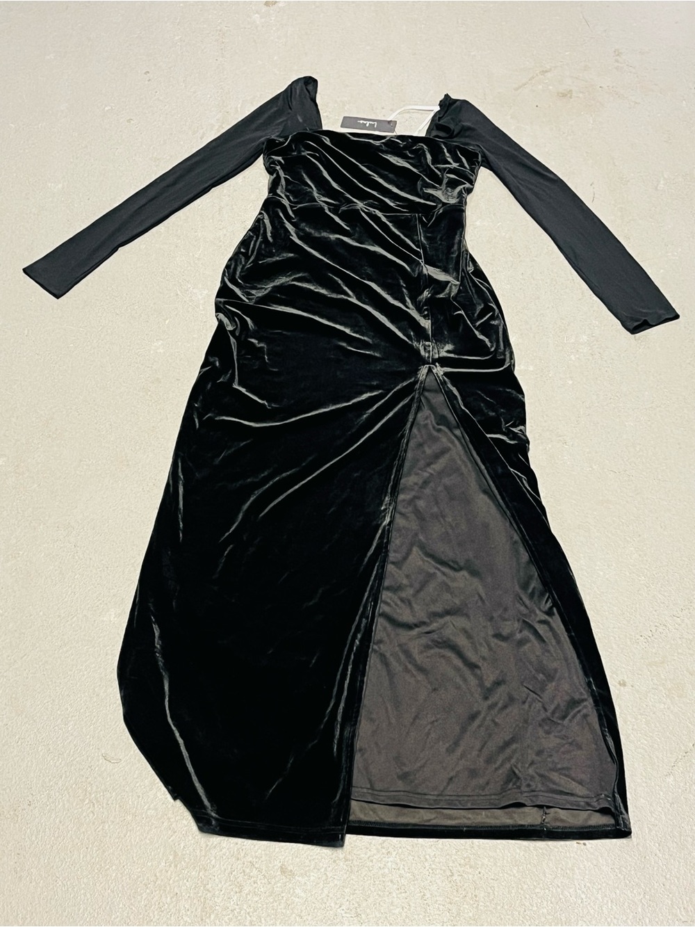 Lulu’s Black Velvet Long-Sleeve Evening Dress with Side Slit